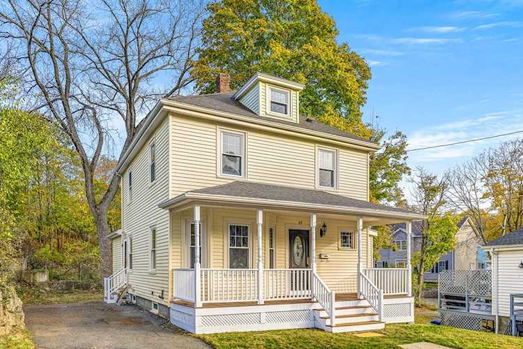 49 Ryder Ave Melrose, MA 02176