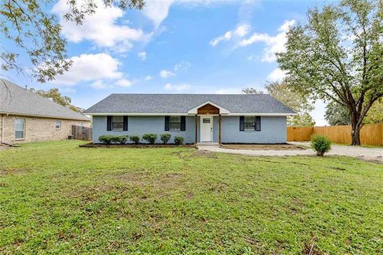 403 S Dallas Street Rice, TX 75155