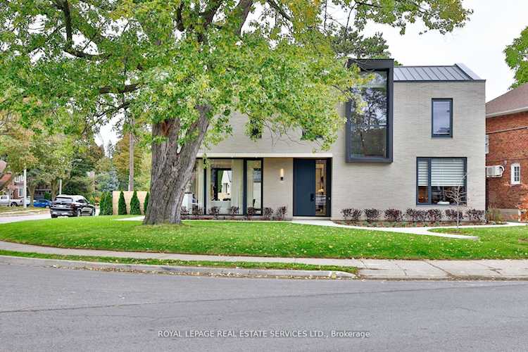 79 Brentcliffe Rd Toronto, ON M4G 3Y5