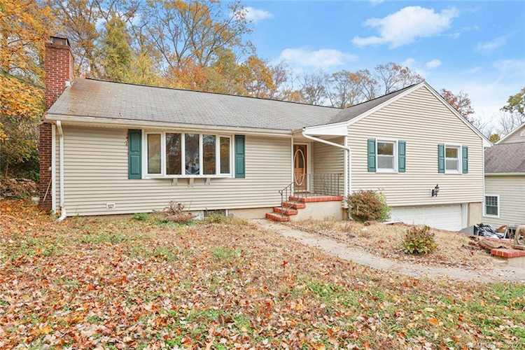 46 Marian Rd Fairfield, CT 06825