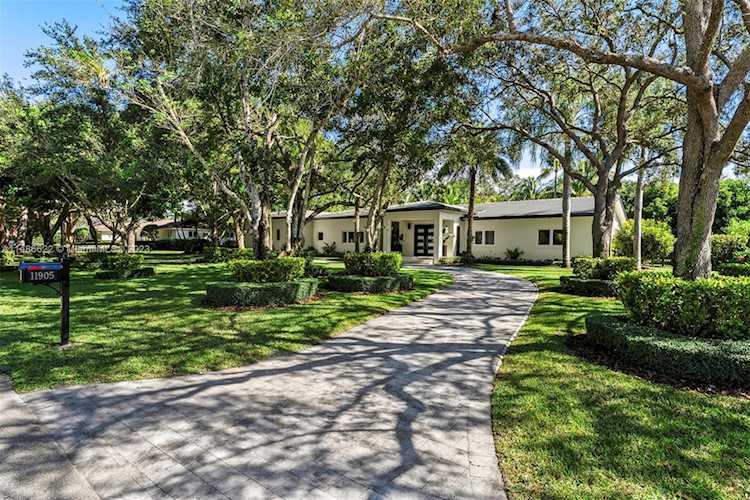 11905 SW 66th Ave Pinecrest, FL 33156