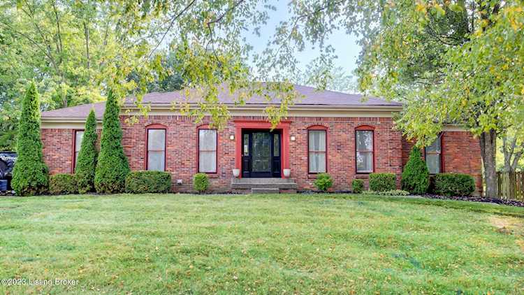 5306 Mockingbird Valley Rd La Grange, KY 40031