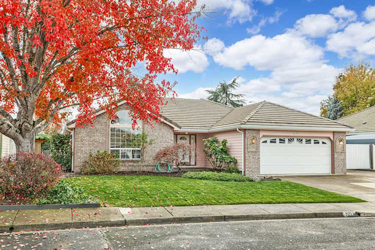 921 Amanda Way Central Point, OR 97502