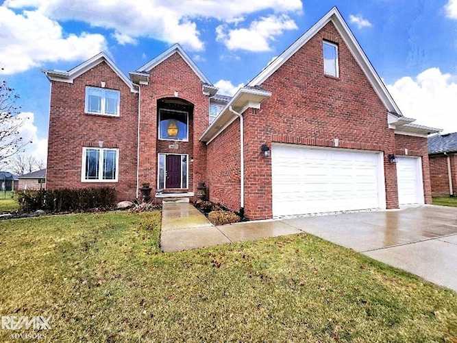 53237 Sams Lane St Chesterfield Twp, MI 48047
