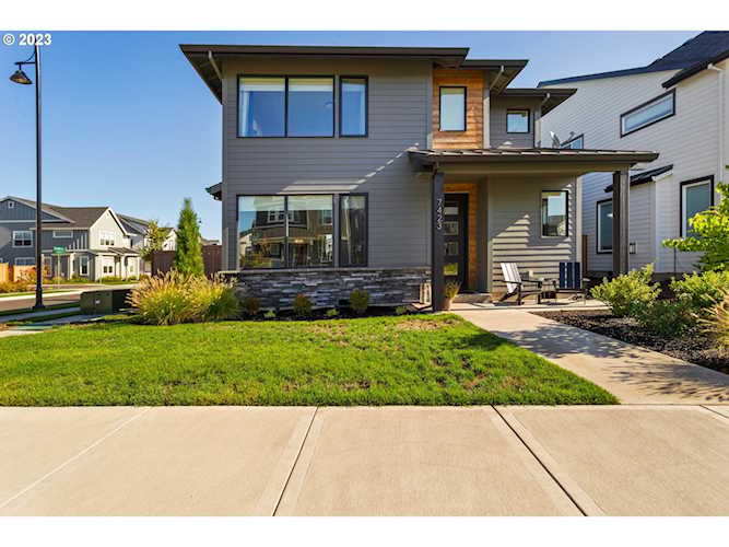 7423 SE Youngs ST Hillsboro, OR 97123