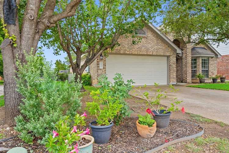 1930 Barnett DR Cedar Park, TX 78613