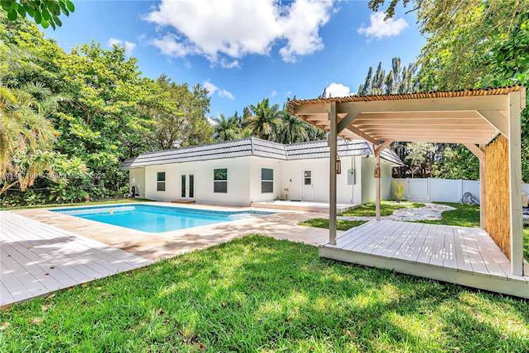 5901 SW 61st Ave Davie, FL 33314