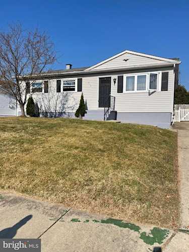 518 Kintop Rd Glen Burnie, MD 21061