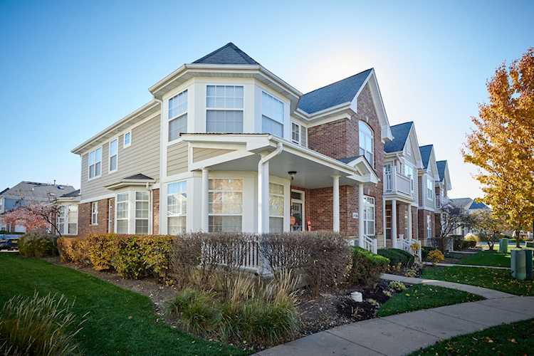 1410 Flagstone Place Schaumburg, IL 60193