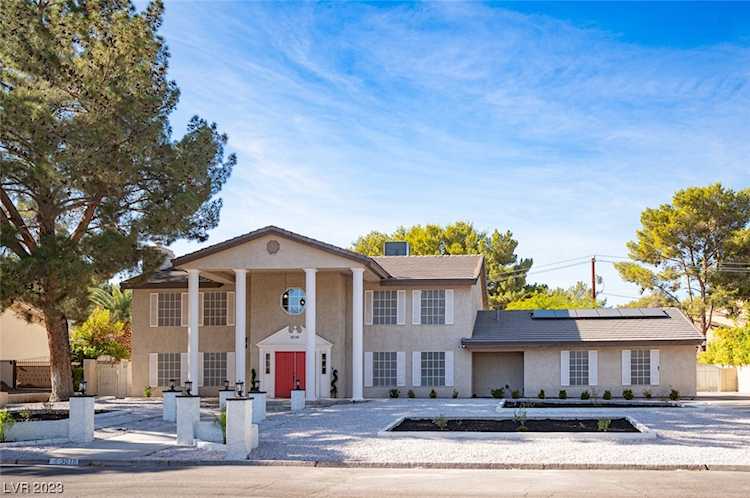 3010 La Mesa Dr Henderson, NV 89014