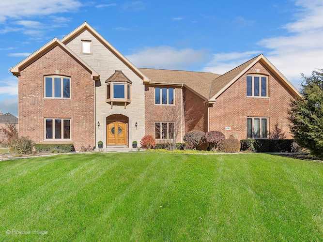 5 Circle Ridge Ct Burr Ridge, IL 60527