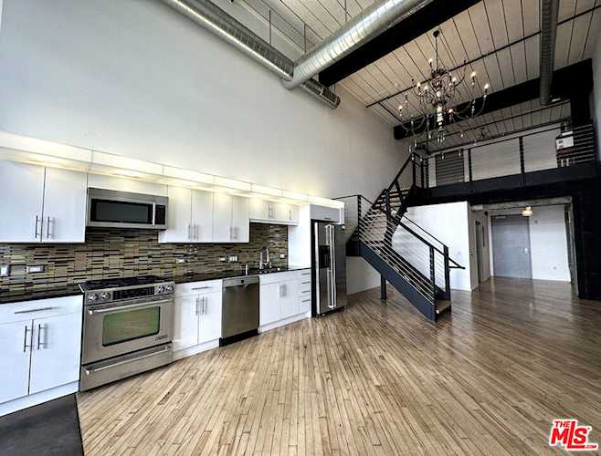 530 S Hewitt St #127 Los Angeles, CA 90013