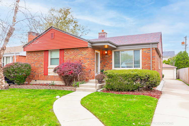 10130 Cambridge St Westchester, IL 60154