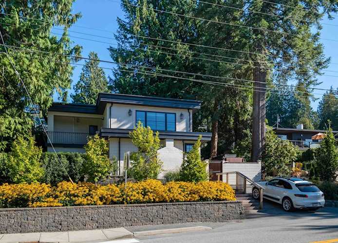 6480 Marine Drive West Vancouver, BC V7W 2S6