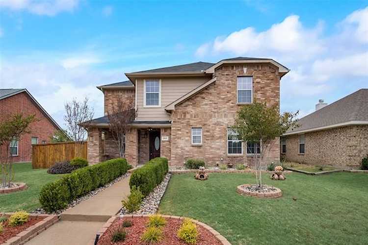 203 Quail Run Road Red Oak, TX 75154
