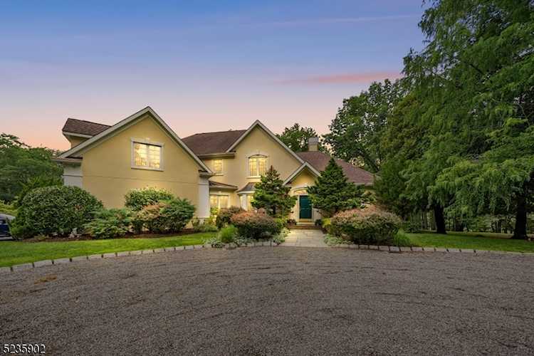 291 Hilltop Rd Mendham Boro, NJ Photo 1