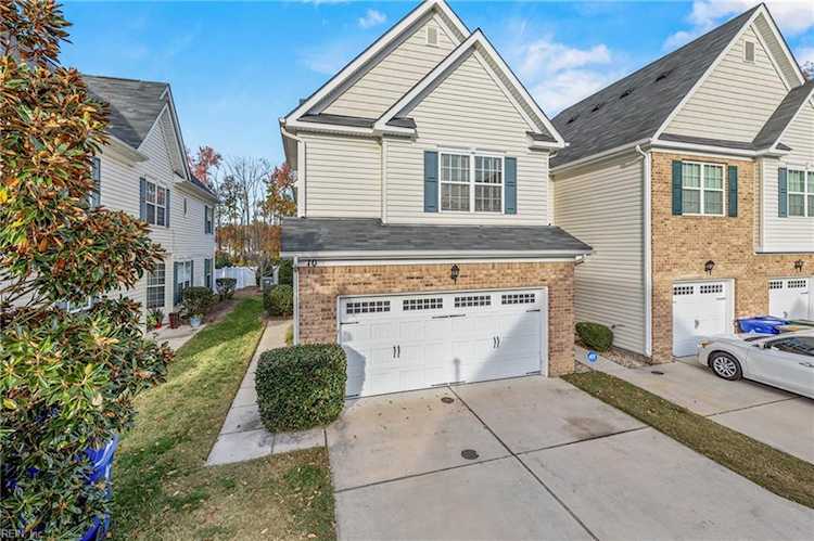 10 Frazier Ct Hampton, VA 23666