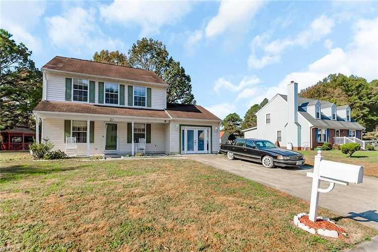 817 Haskins Dr Suffolk, VA 23434