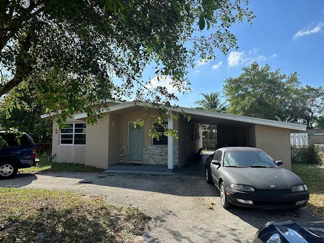 324 NE 15th Ave Boynton Beach, FL 33435 - MLS# F10409973 | BoyntonBeachRealEstate.com Photo 1