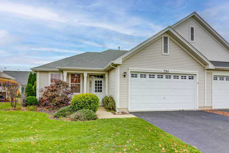 750 Bellevue Circle Oswego, IL 60543