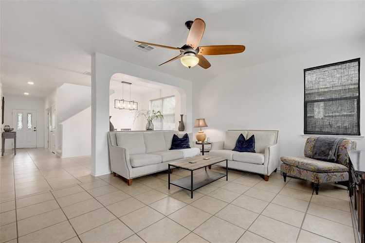 132 Hunter Creek CV Buda, TX 78610