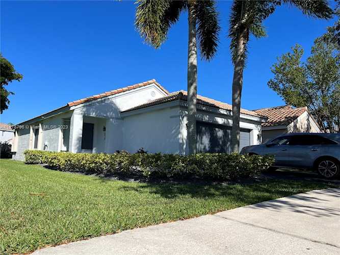 1135 Areca Way Weston, FL 33327
