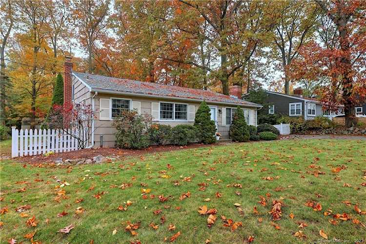 32 Indian River Rd Milford, CT 06460