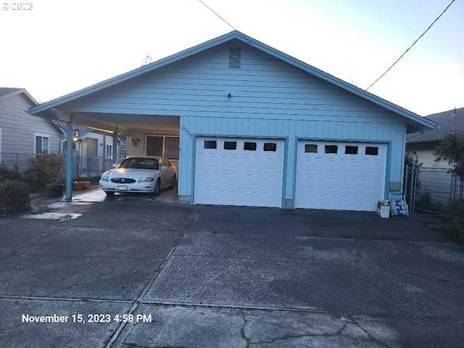 3030 Pine ST North Bend, OR 97459