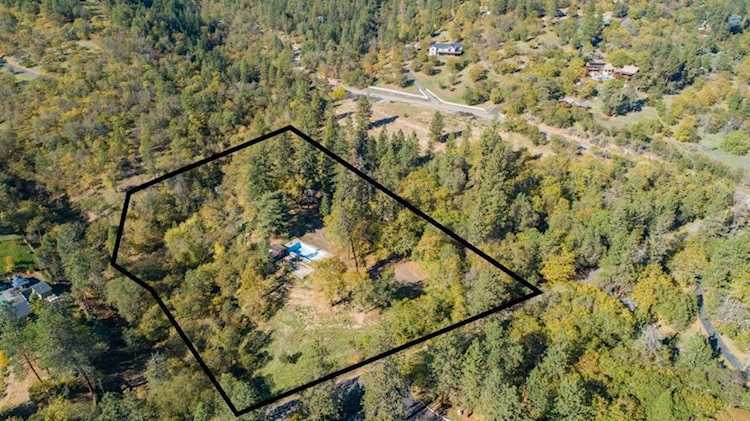 2219 Old Military Rd #Lot 2 Central Point, OR 97502