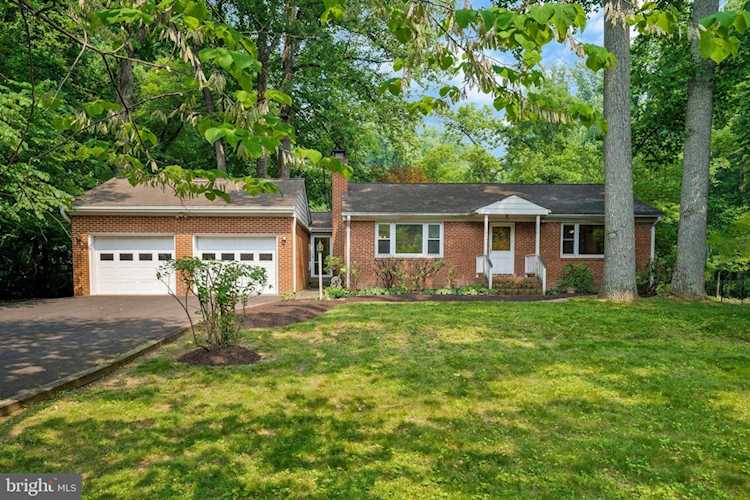 709 Ellsworth Ave Great Falls, VA 22066