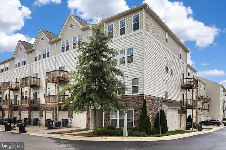 24604 Byrne Meadow Square For Sale in Aldie Photo 1
