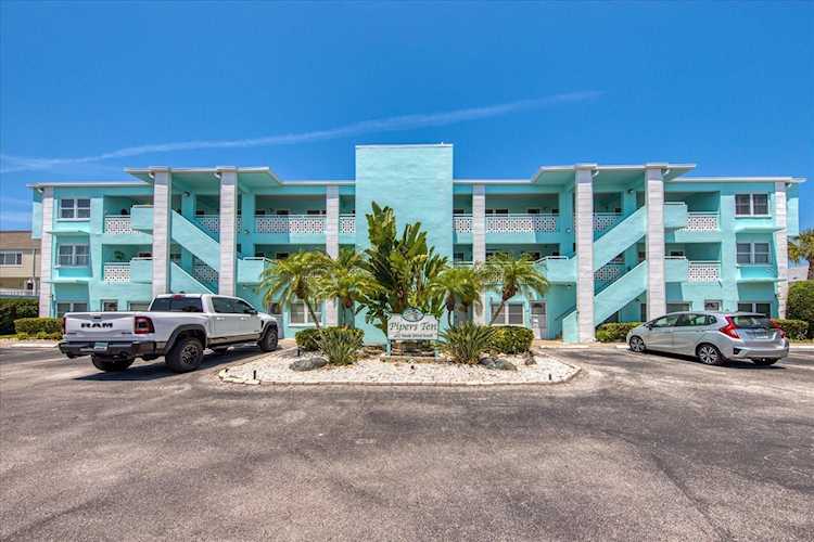 423 S Paula Dr #203 Dunedin, FL 34698