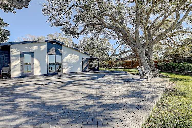 133 W Bay St Osprey, FL 34229 | MLS N6124410 Photo 1