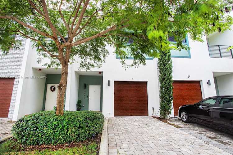 4440 NW 8th Ct Plantation, FL 33317