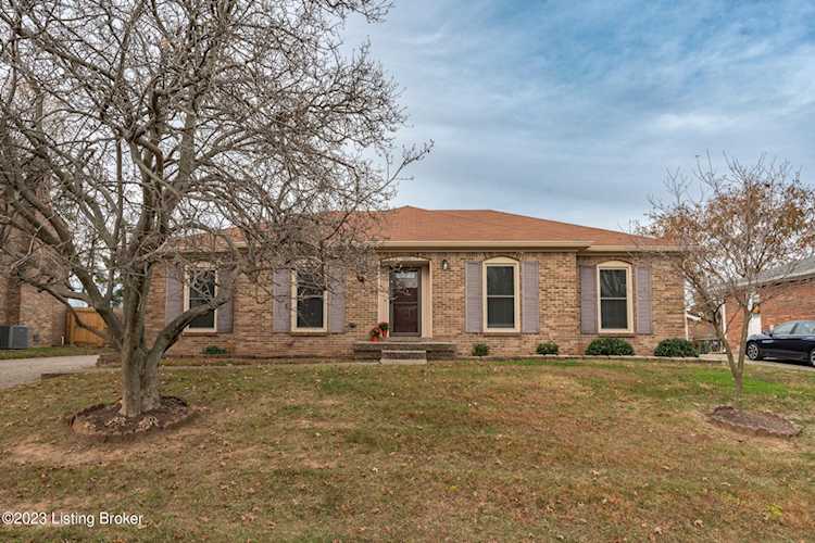 9005 Blossom Ln Louisville, KY 40242
