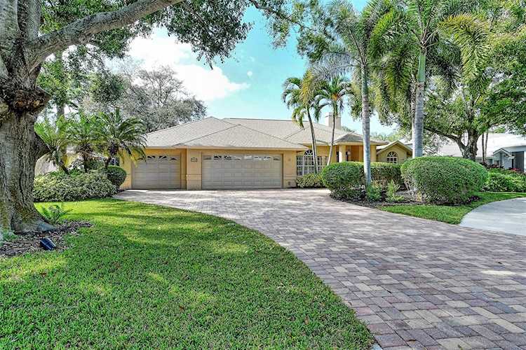 4386 Indian Point Trl Sarasota, FL 34238