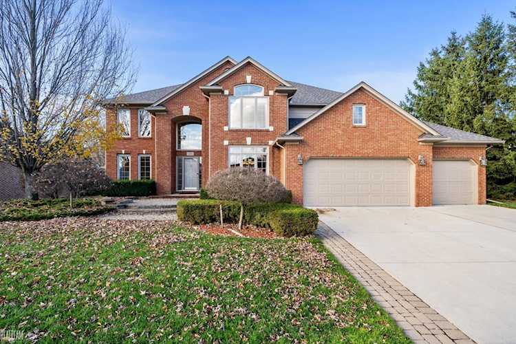 48983 Chelsea Park Dr Macomb Twp, MI 48044