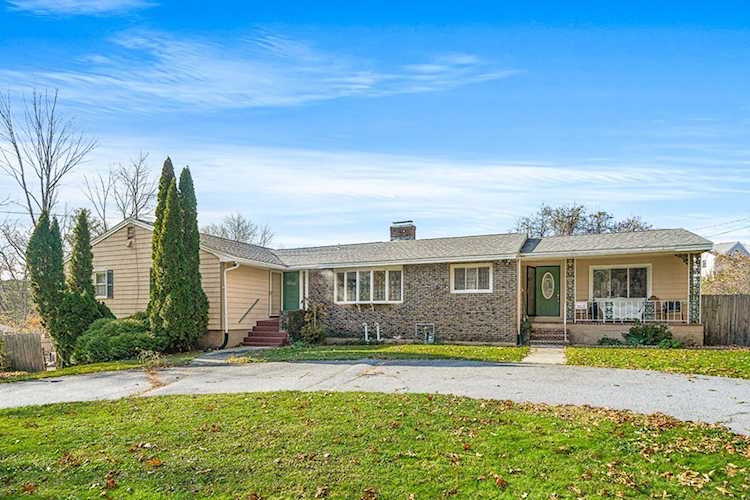 42 Tyler St Methuen, MA 01844