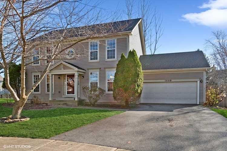 1660 Blackwell Ln Aurora, IL 60504