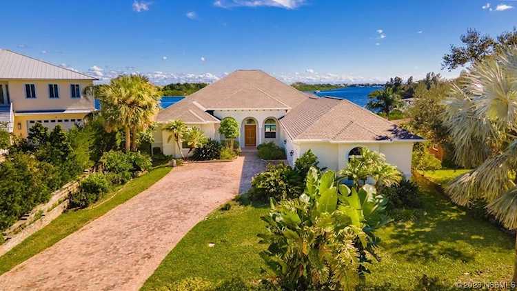 59 Cunningham Dr New Smyrna Beach, FL 32168