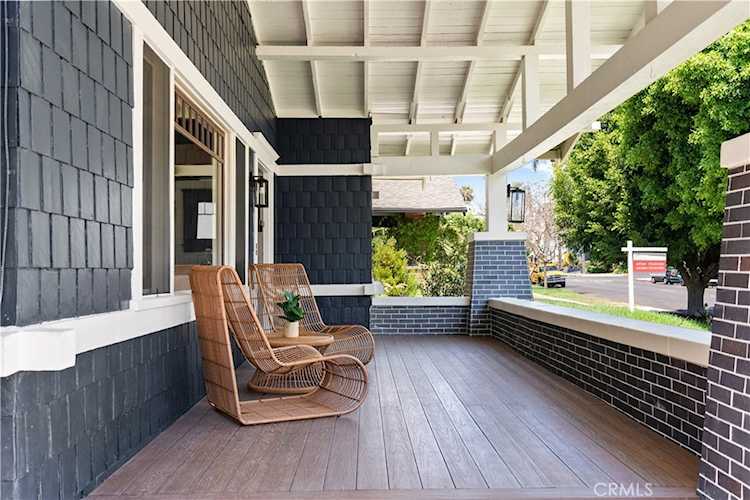 129 N St Andrews Place Los Angeles, CA 90004
