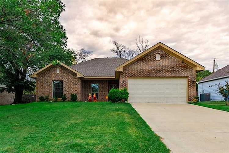 981 Welch Lane Gun Barrel City, TX 75156