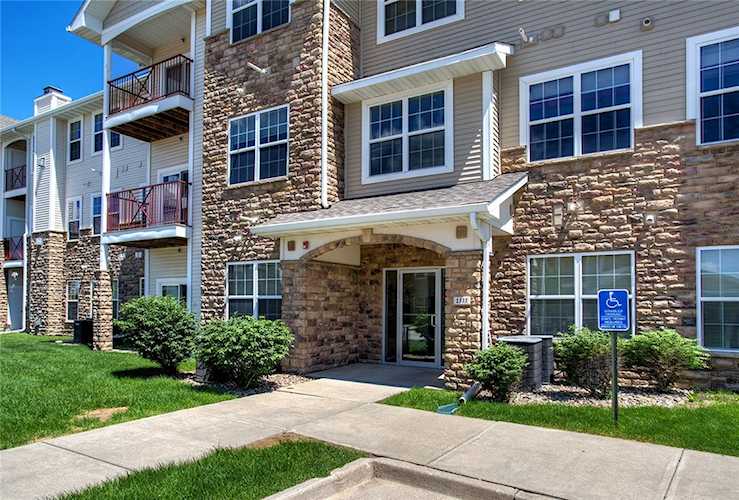 1333 SE University Ave #311 Waukee, IA 50263