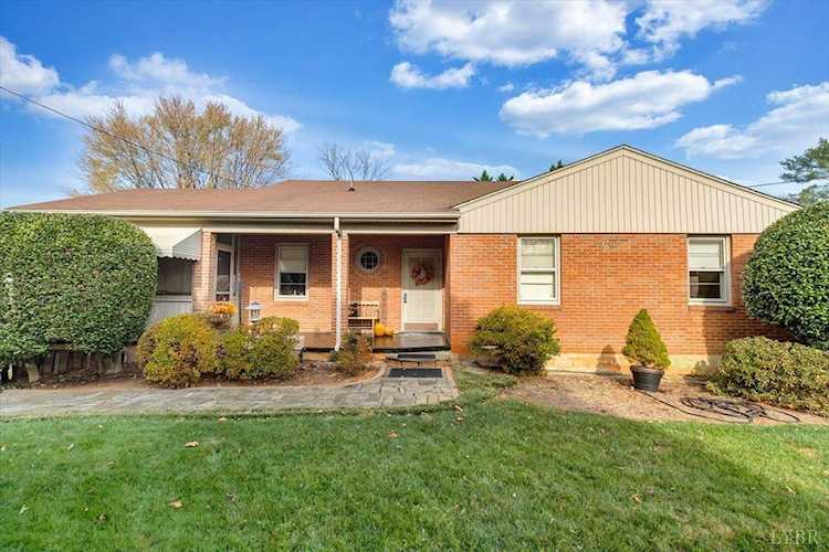 7108 Suncrest Dr Lynchburg, VA 24502