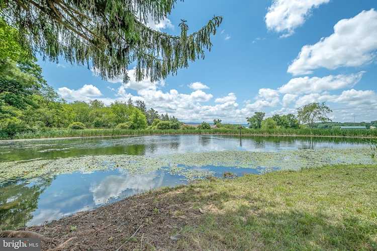 7 Weber Ct Oakland, MD 21550