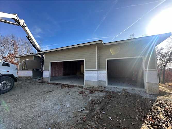 5787 Arbor Springs Dr Pleasant Hill, IA 50327