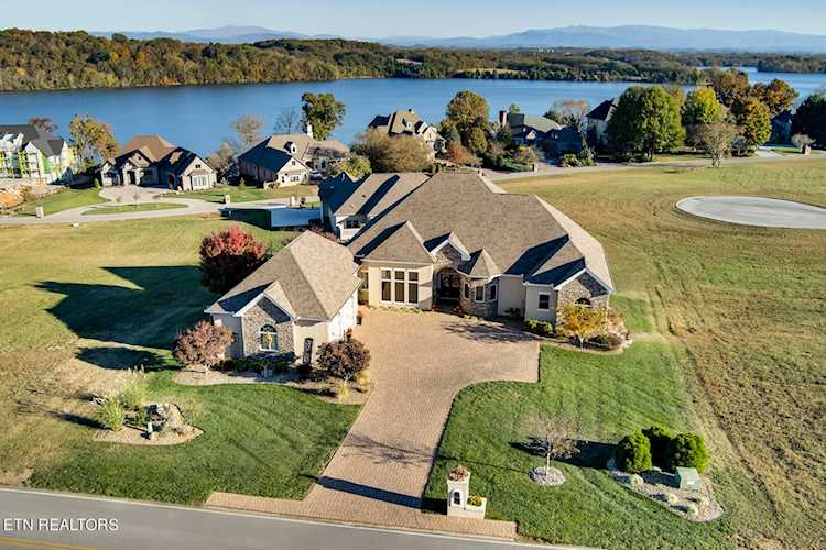 524 Rarity Bay Pkwy Vonore, TN 37885