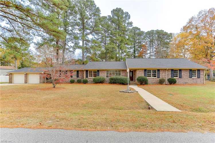 313 Pond Dr Suffolk, VA 23434