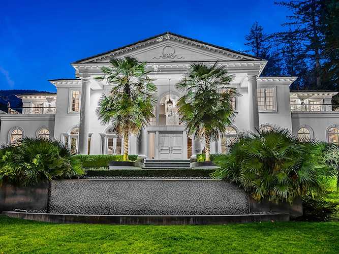 2929 Mathers Avenue West Vancouver, BC V7V 2J7