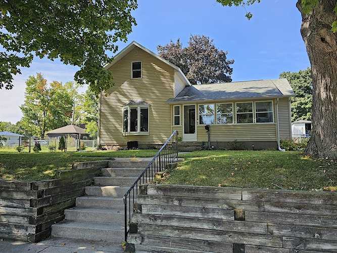 236 S East St in Portland, MI Photo 1